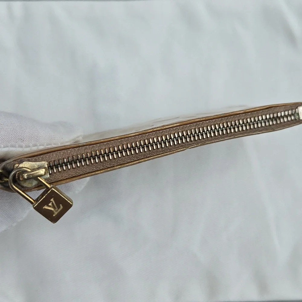 Louis Vuitton Vernis Key Ring Pouch Gold - Picture 6 of 17